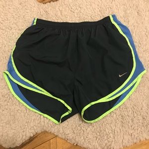Nike shorts size Large